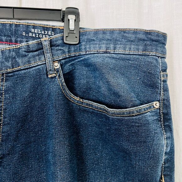 Chaps Dark Wash Relaxed Fit Straight Leg Mens Jeans Size 48 x 30 - Picture 3 of 10